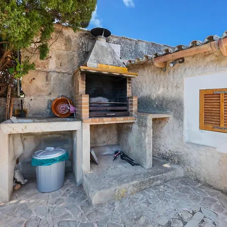 Noble Den Suau בית נופש *