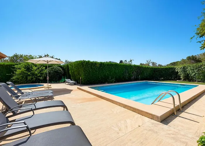 Noble Den Suau בית נופש פוינסה