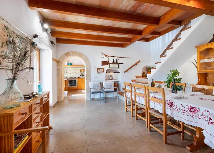 בית נופש Noble Den Suau פוינסה