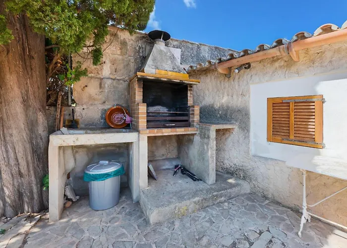 Noble Den Suau בית נופש *